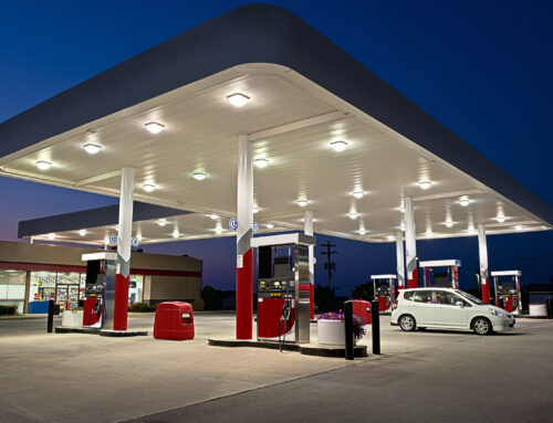 Benzin İstasyonlarında Renk Sıcaklığı ve Atmosfer